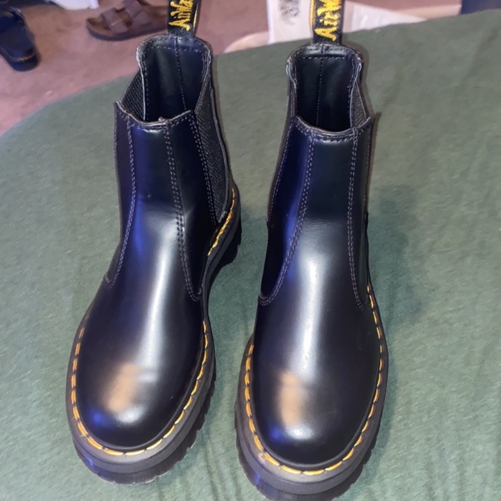 Dr. Martens 2976 Platform Chelsea
Boot - Black